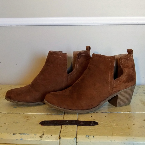 Shoes - Vegan Suede Ankle Bootie